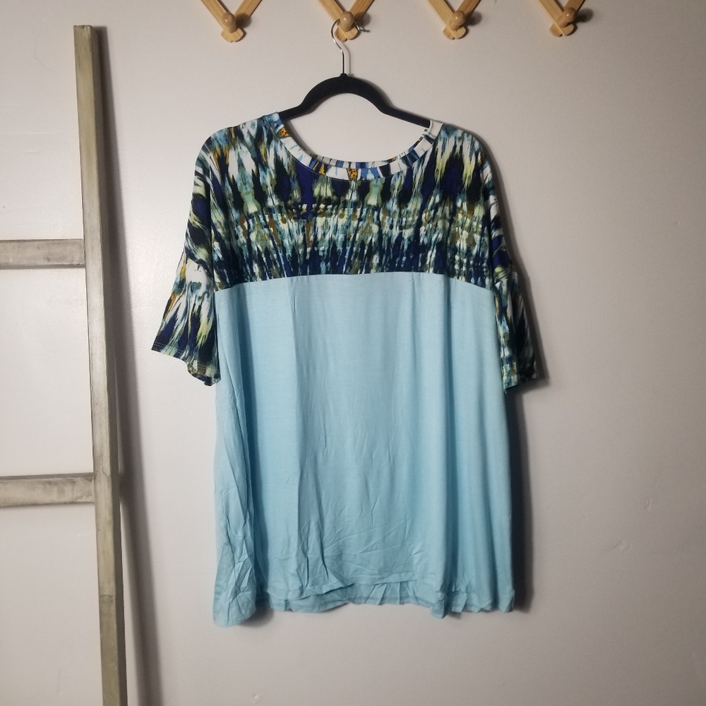 CELESTE WOMEN'S BLUE WITH TIE-DYE LOOK BLOUSE SIZE 3XL (READ FULL DESCRIPTION)